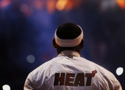 IM电竞游戏-双重节奏，利拉德的个人掌控与广东队的全面压制