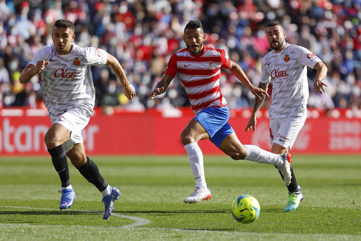 格拉纳达近况不佳,球队急需调整状态的简单介绍 格拉纳达近况不佳,球队急需调整状态的简单介绍