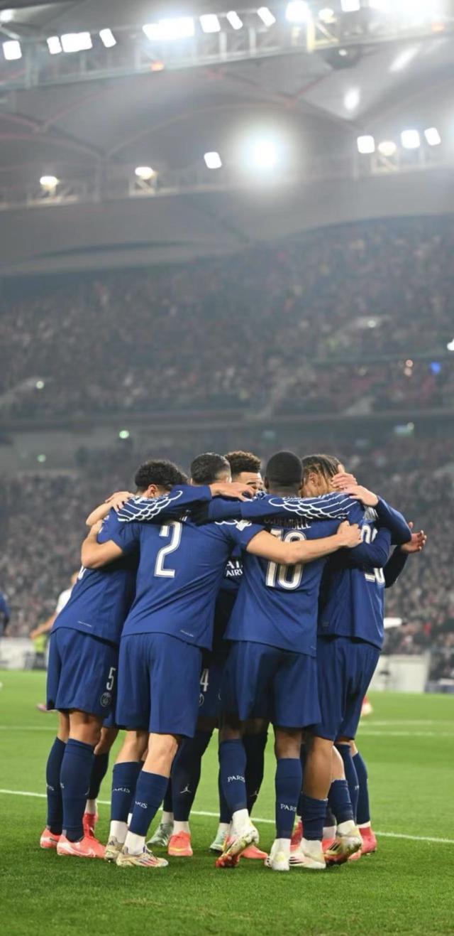 里尔主场惨败,法甲各队竞争激烈 里尔主场惨败,法甲各队竞争激烈