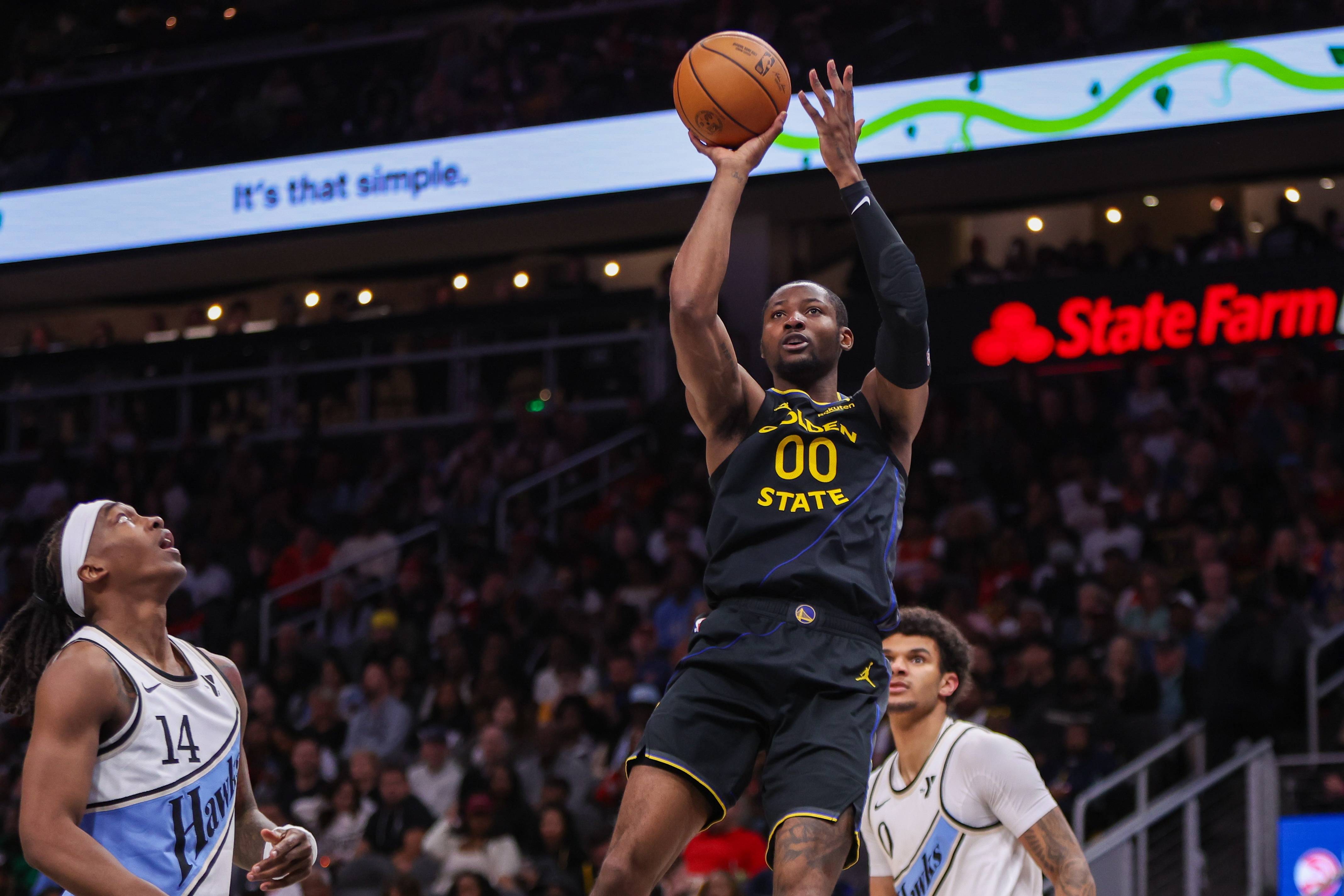 精彩的球员表现为比赛增添了亮眼一笔 精彩的球员表现为比赛增添了亮眼一笔