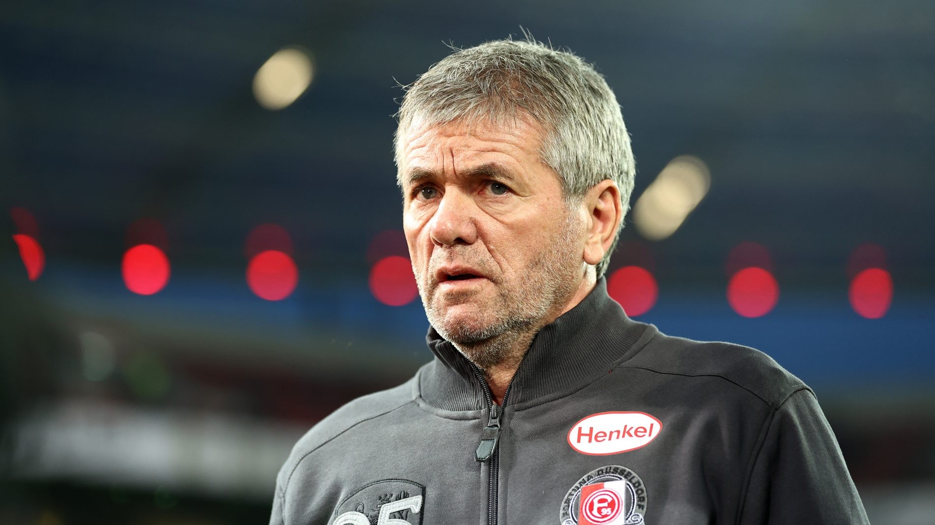 沙尔克浴火重生,抢下保级宝贵分数的简单介绍 沙尔克浴火重生,抢下保级宝贵分数的简单介绍