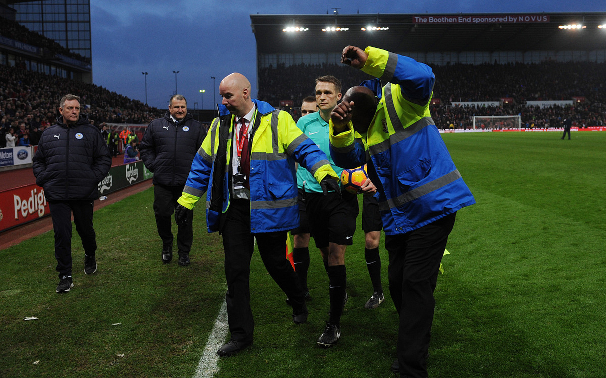 里尔解约老将球员,引发球迷热议 里尔解约老将球员,引发球迷热议