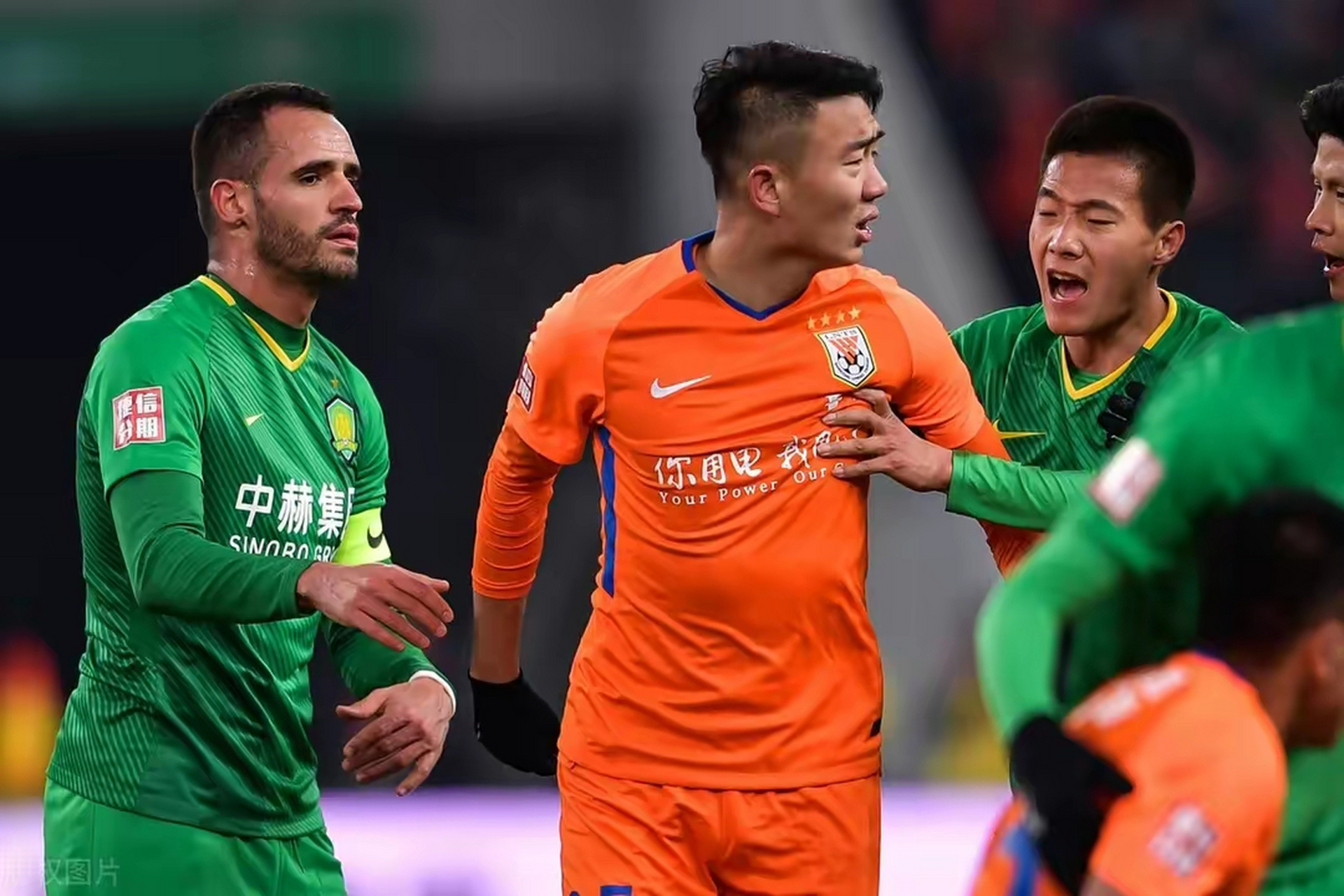 里尔解约老将球员,引发球迷热议 里尔解约老将球员,引发球迷热议