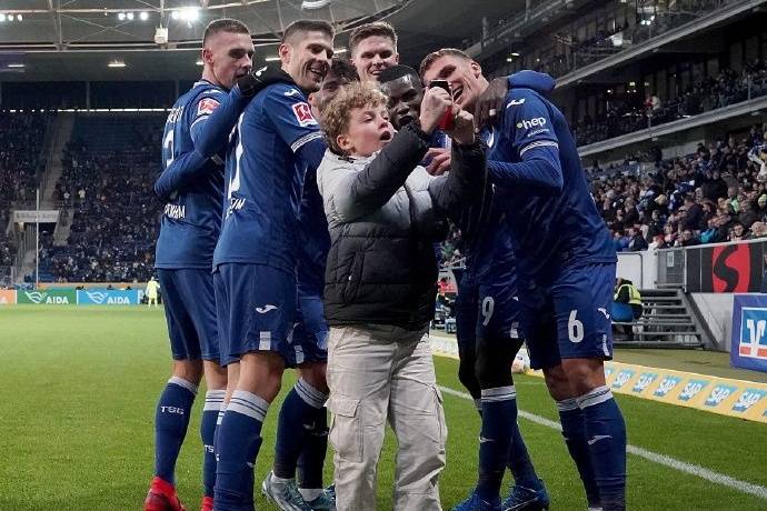 包含霍芬海姆逼平对手,艰难保持德甲榜首位置的词条 包含霍芬海姆逼平对手,艰难保持德甲榜首位置的词条