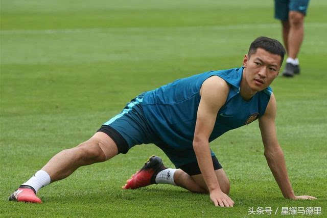 哥伦比亚国脚在国家队比赛中表现出色，备受瞩目的简单介绍