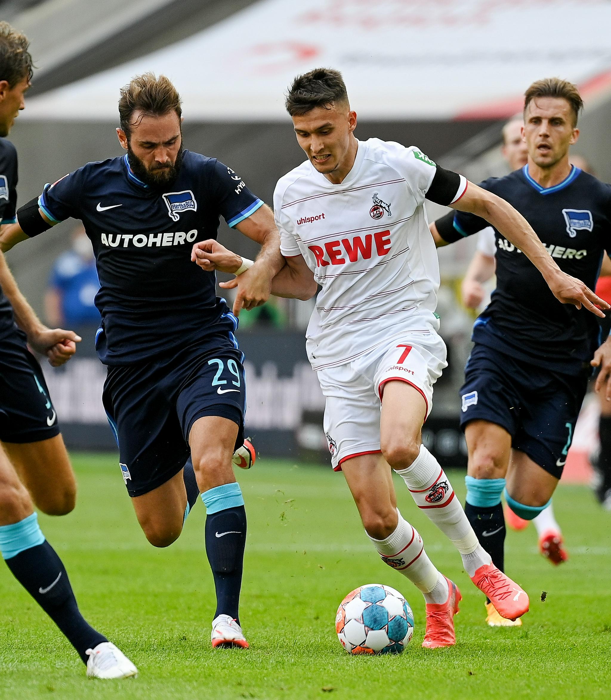 科隆客场击败赫塔,战绩迎来好转 科隆客场击败赫塔,战绩迎来好转