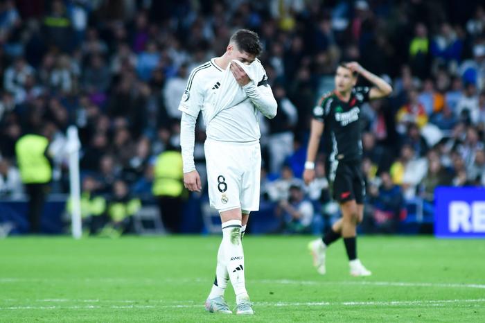 球队客场稳胜,晋级欧冠半决赛 球队客场稳胜,晋级欧冠半决赛