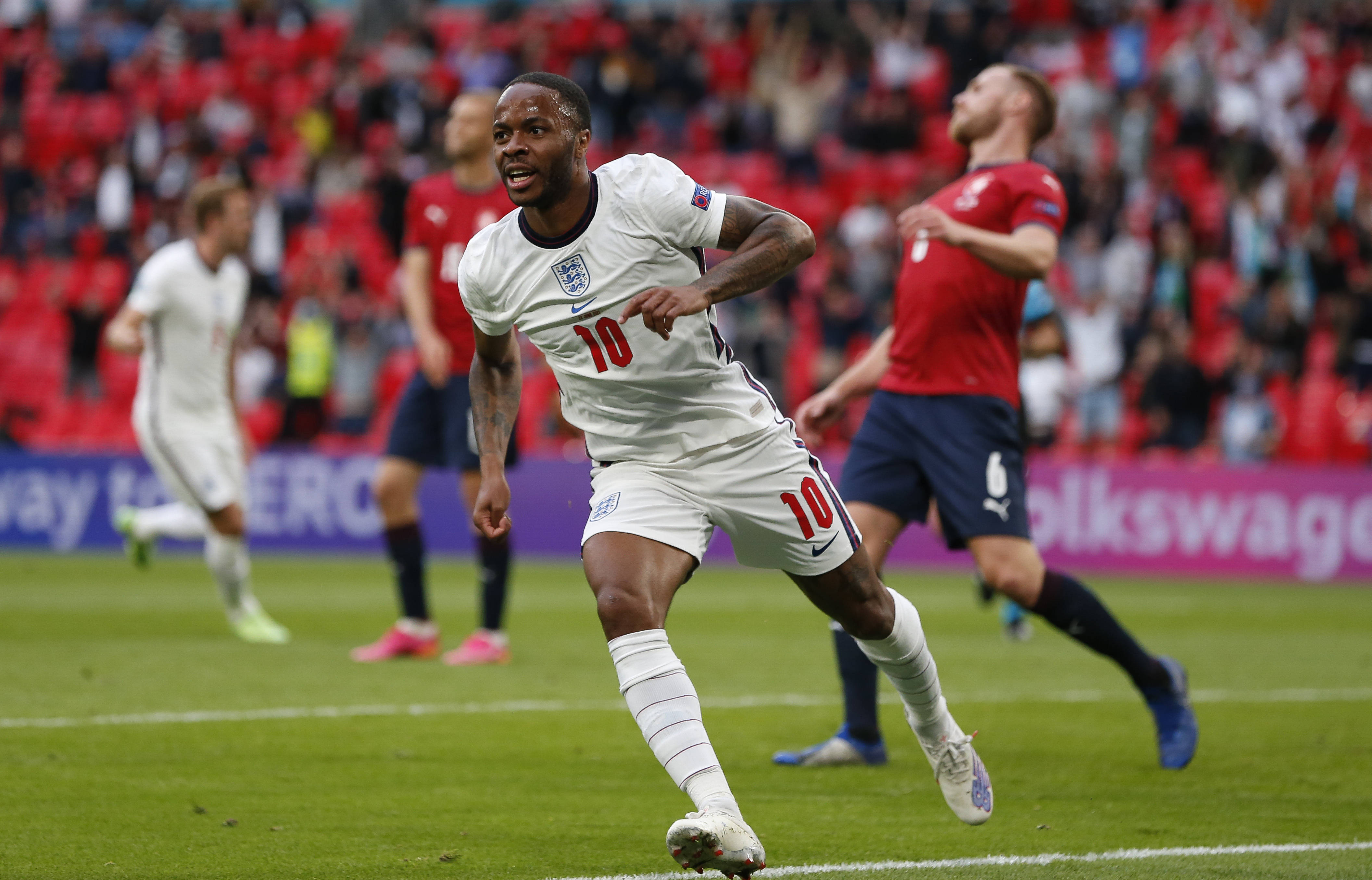 英格兰客场取胜,实力超群晋级在望!的简单介绍 英格兰客场取胜,实力超群晋级在望!的简单介绍