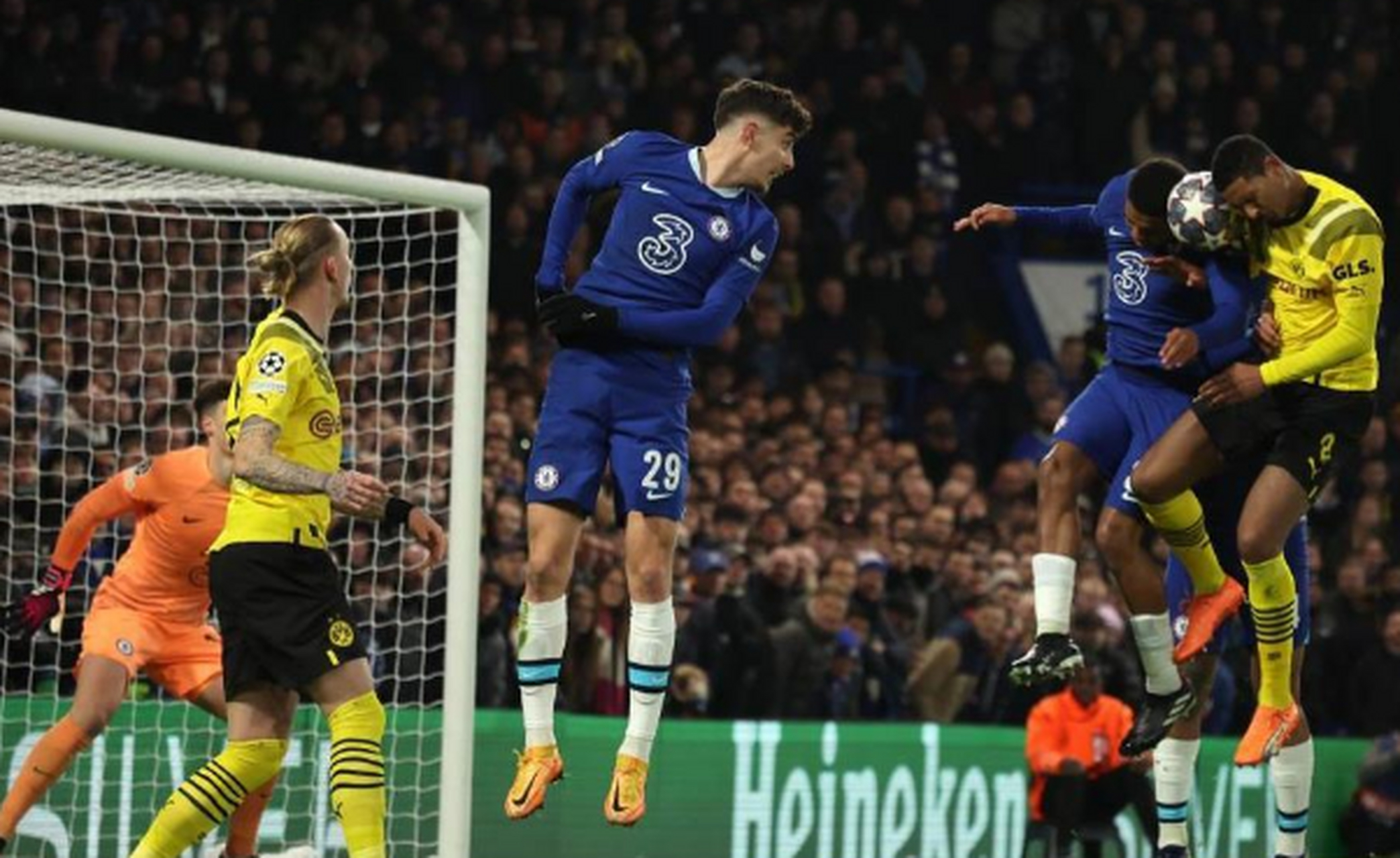 切尔西后防稳固表现,赢得主场胜利 切尔西后防稳固表现,赢得主场胜利