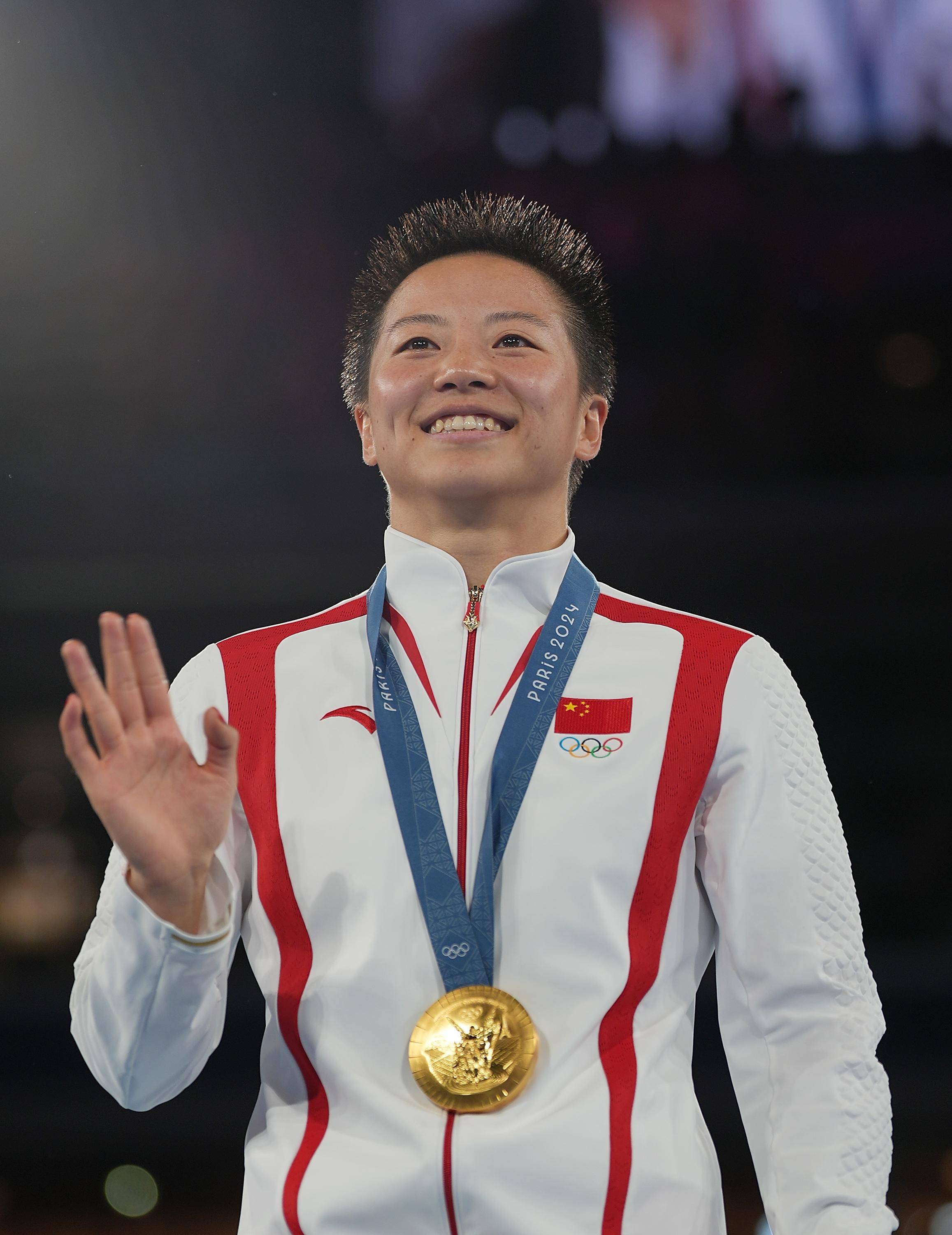 印度女子拳击选手喜获金牌,笑逐颜开的简单介绍 印度女子拳击选手喜获金牌,笑逐颜开的简单介绍