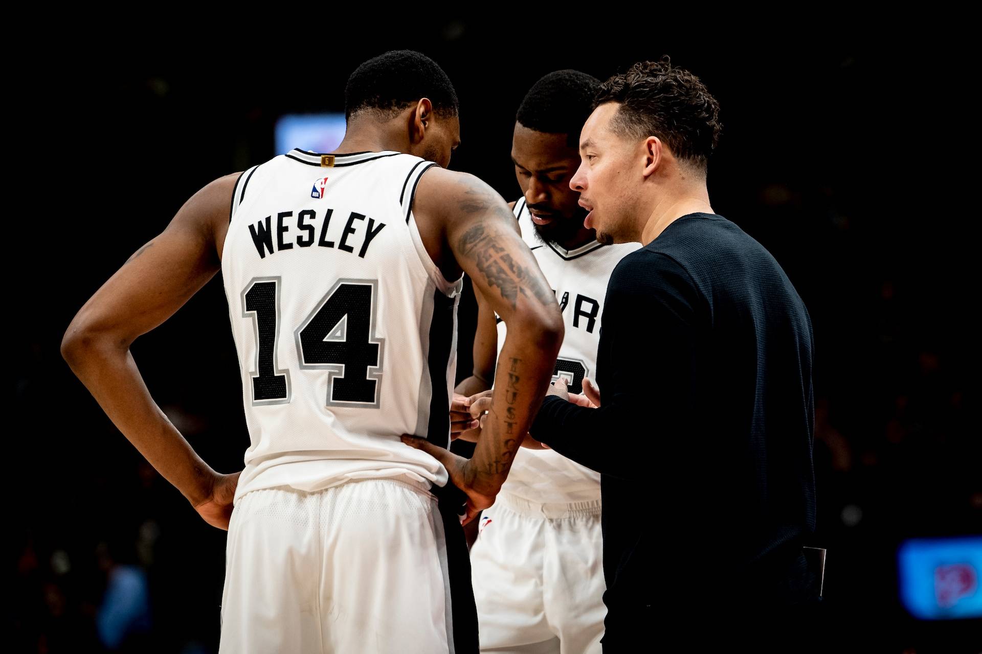 猛龙主教练调整阵容，力求应对不同对手