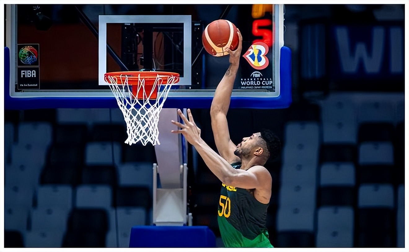 加拿大客场大胜强敌取胜登顶 加拿大客场大胜强敌取胜登顶