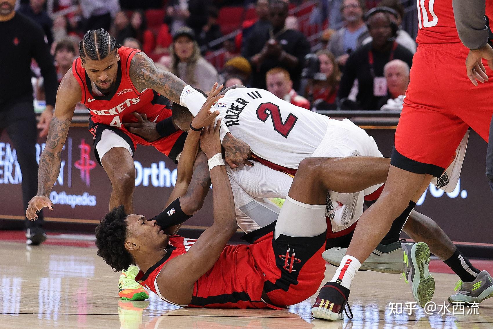 热火客场战胜湖人,全取两连胜 热火客场战胜湖人,全取两连胜