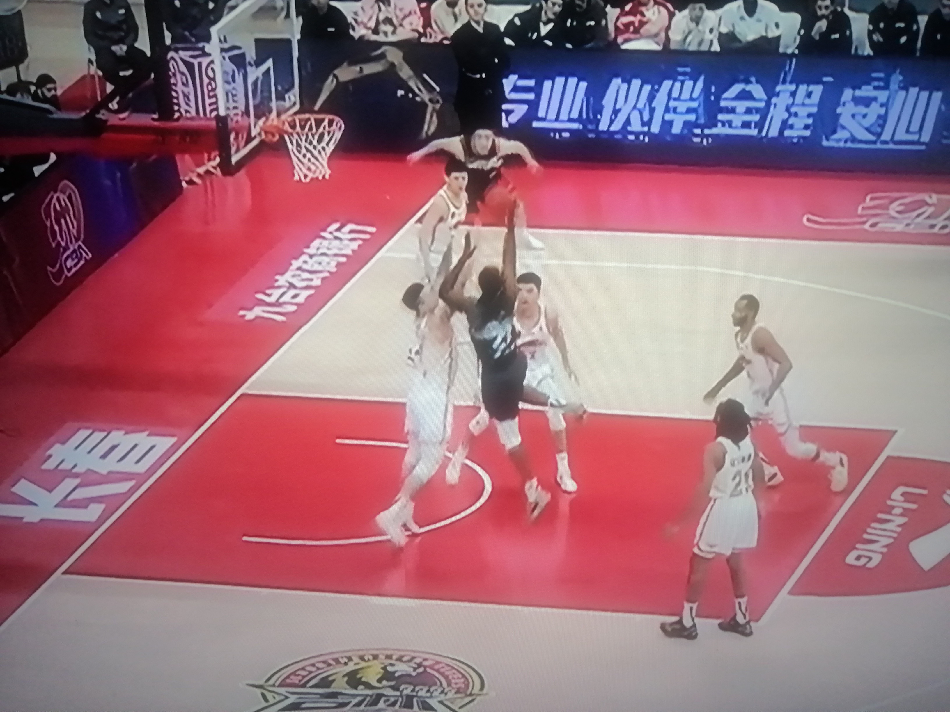 山东男篮客场不敌吉林,战绩止步两连败 山东男篮客场不敌吉林,战绩止步两连败