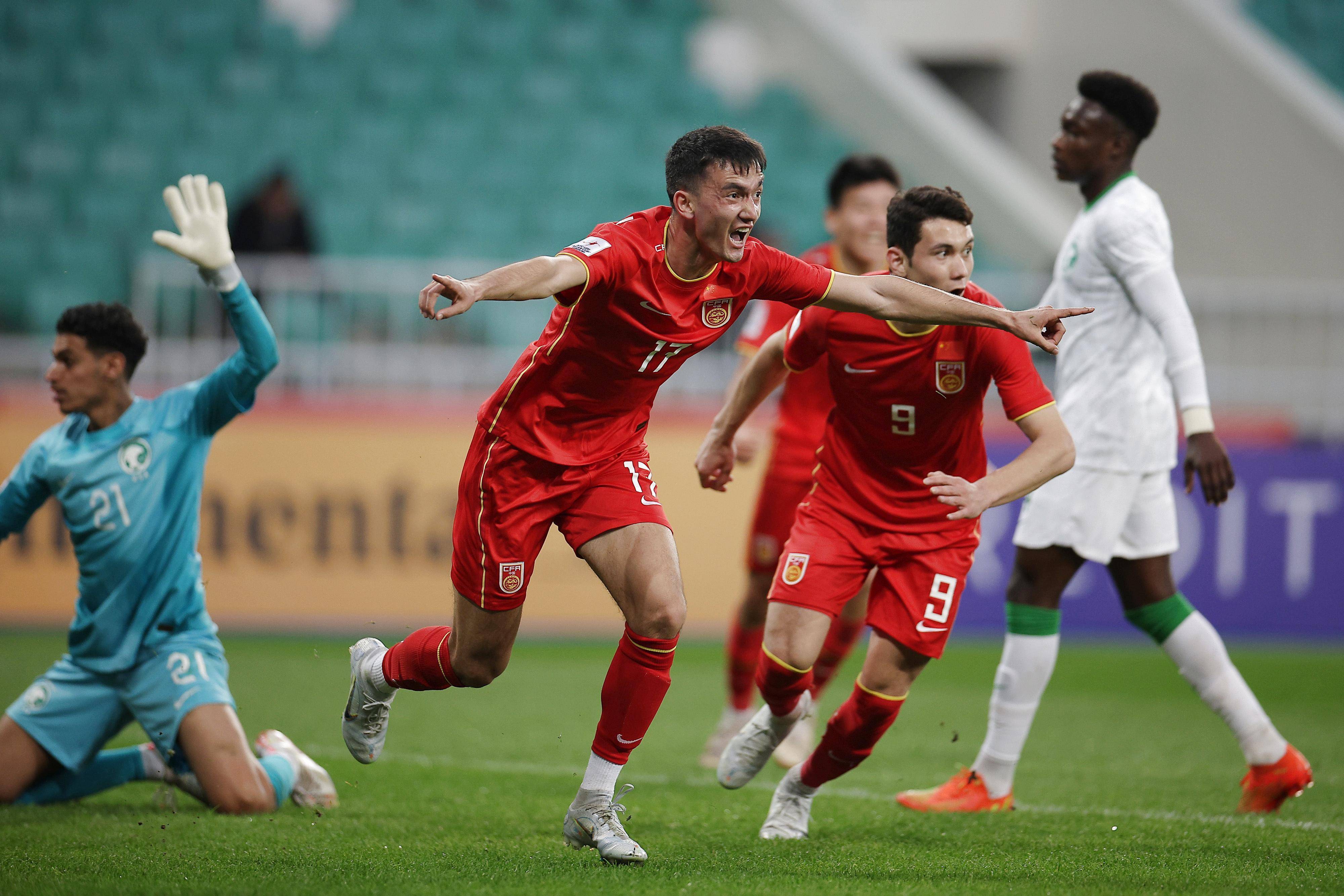 亚洲顶尖球队集结，争夺足球赛事荣耀