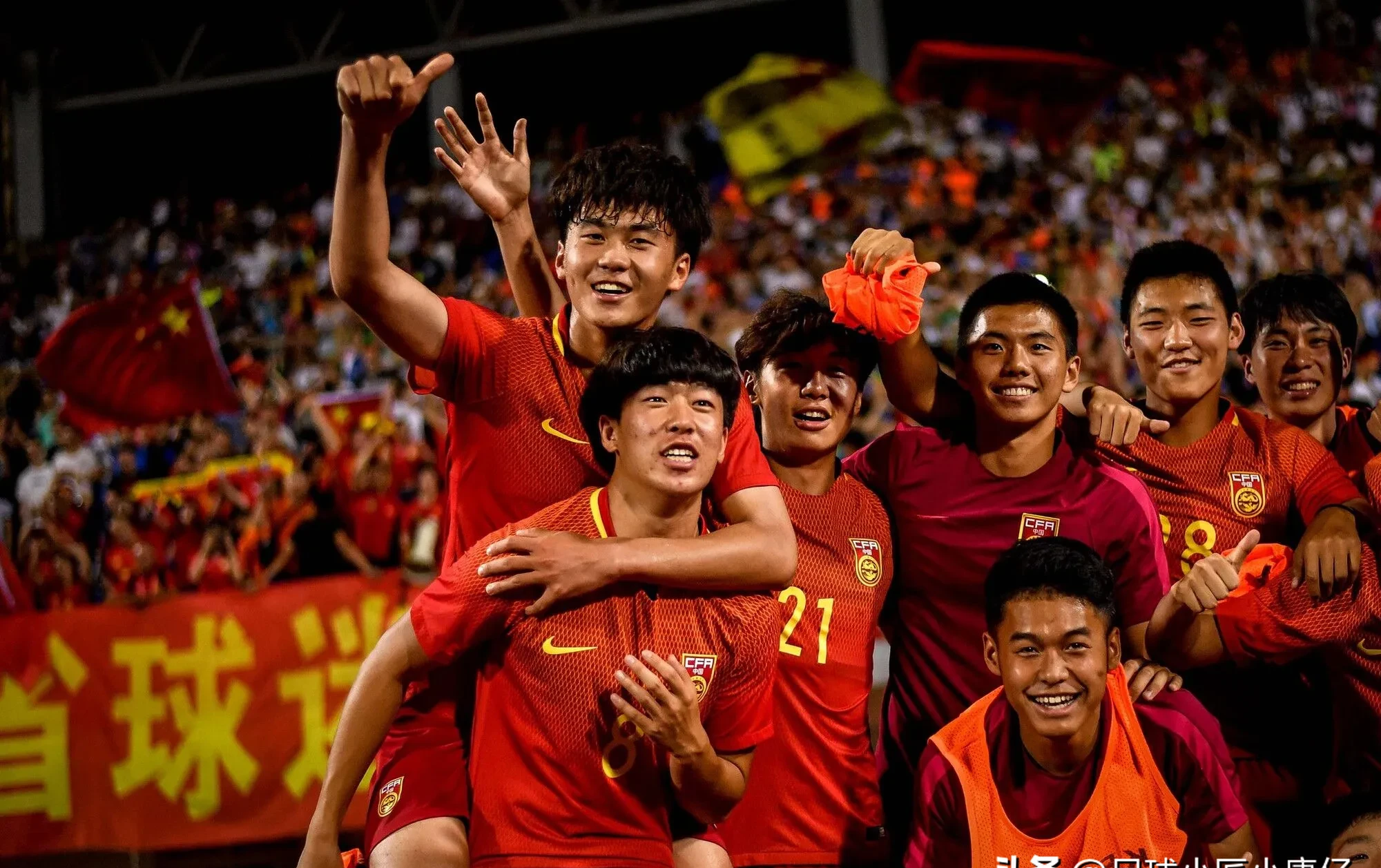 关于年轻球员崭露头角,为球队赢得重要比赛的信息 关于年轻球员崭露头角,为球队赢得重要比赛的信息