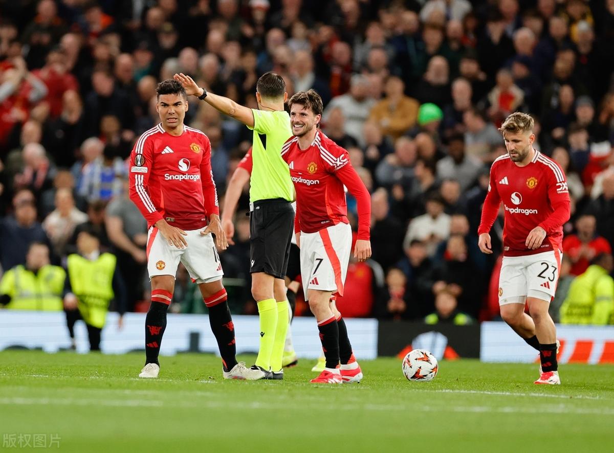 瓦伦西亚客场击败曼联,晋级欧联杯半决赛 瓦伦西亚客场击败曼联,晋级欧联杯半决赛