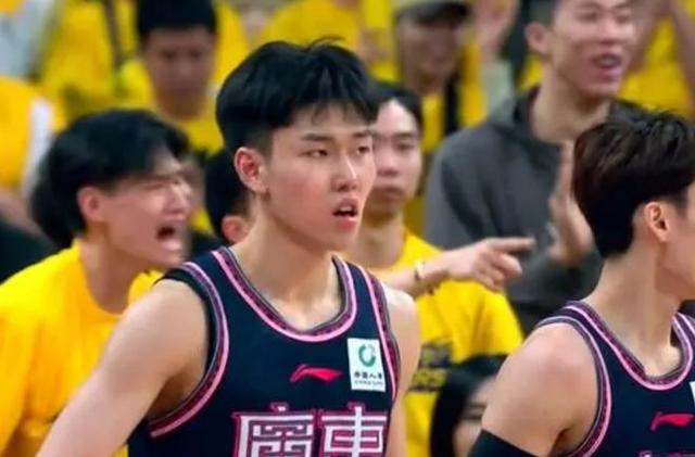 富力新星表现抢眼，首秀大放异彩助球队获胜