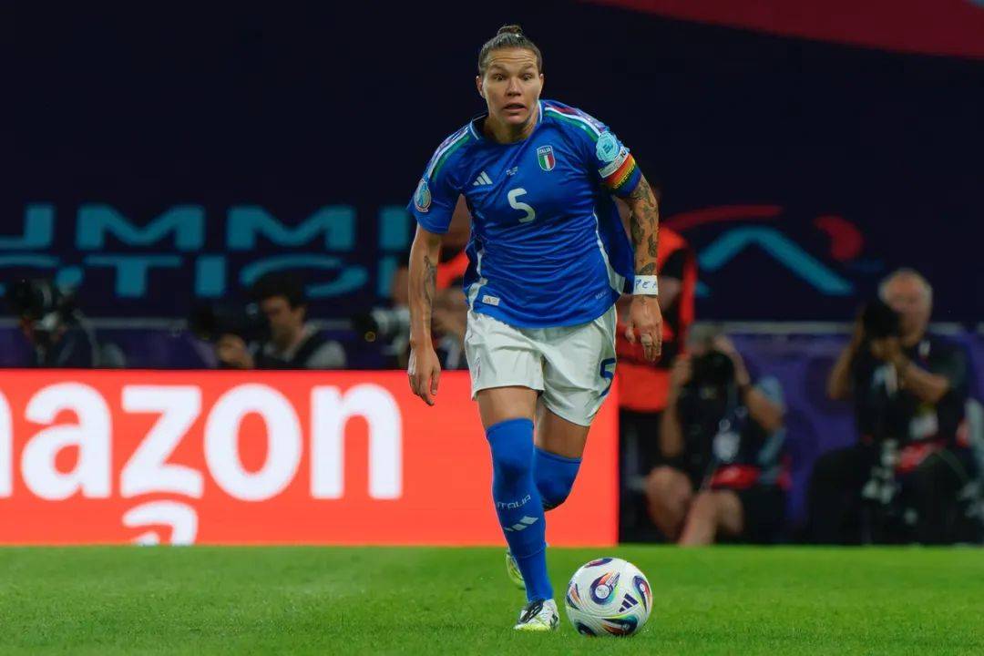 意大利女足力挫比利时,取得国际摔角赛胜利的简单介绍 意大利女足力挫比利时,取得国际摔角赛胜利的简单介绍