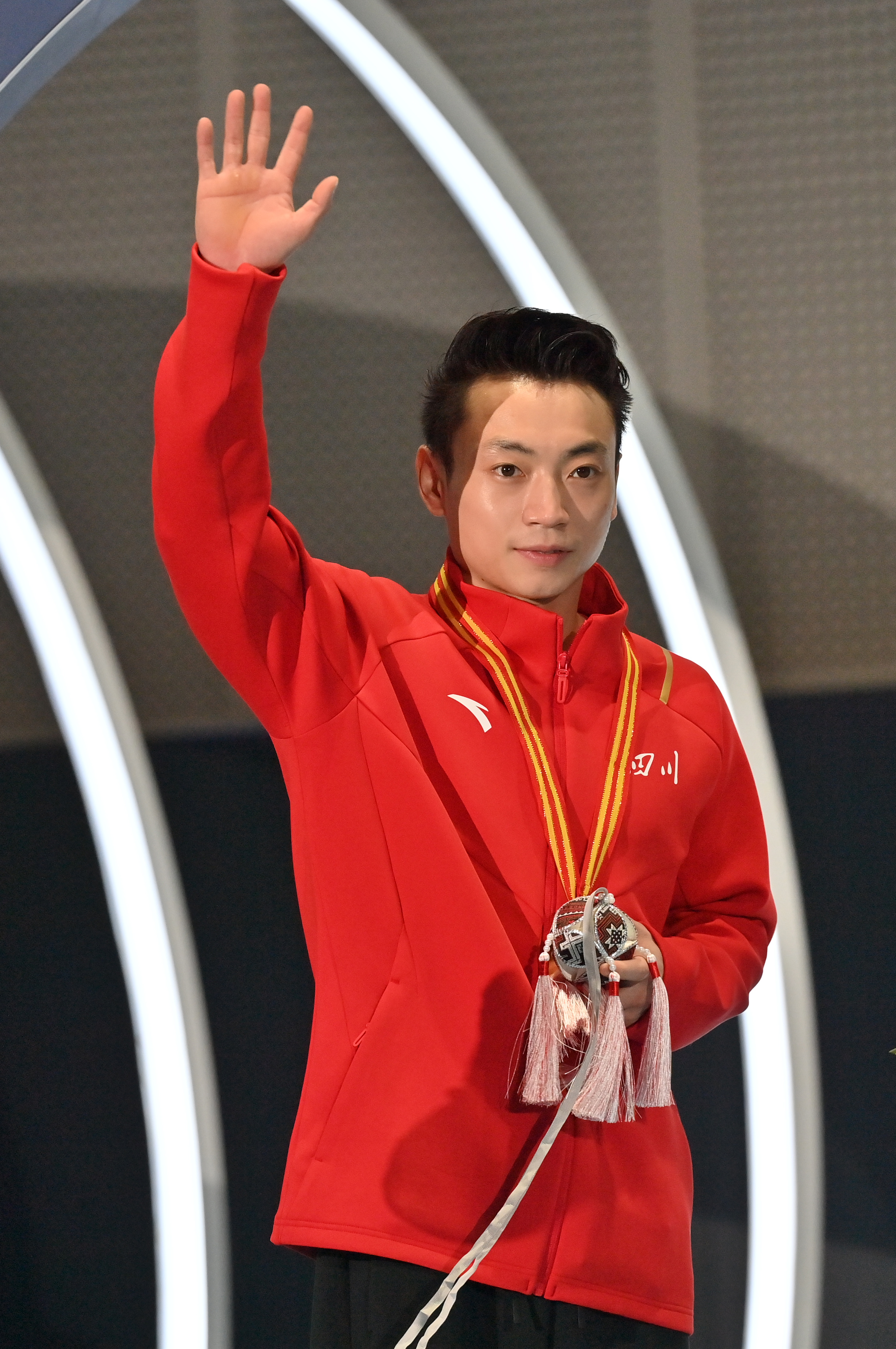 加拿大体操选手突破自我,勇夺金牌的简单介绍 加拿大体操选手突破自我,勇夺金牌的简单介绍