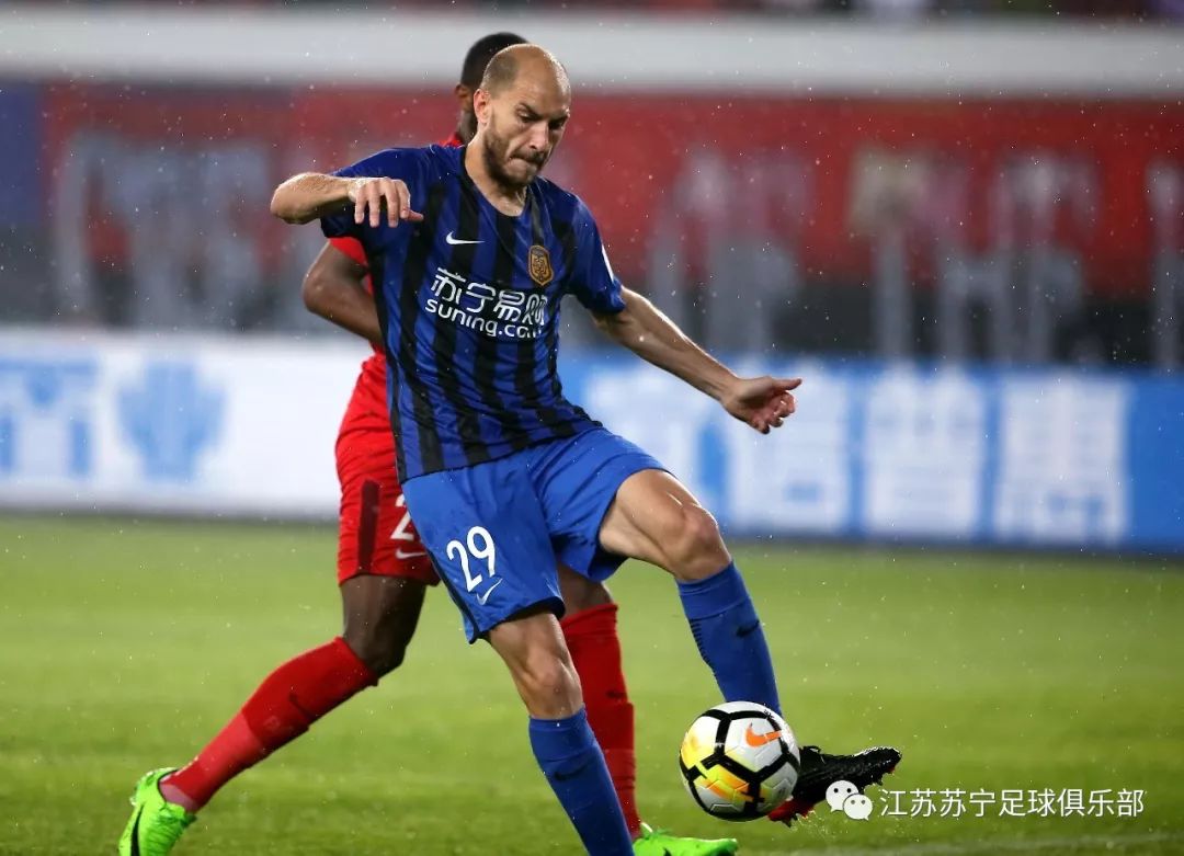 苏宁主帅不满判罚,点球惊魂被延边逼平的简单介绍 苏宁主帅不满判罚,点球惊魂被延边逼平的简单介绍