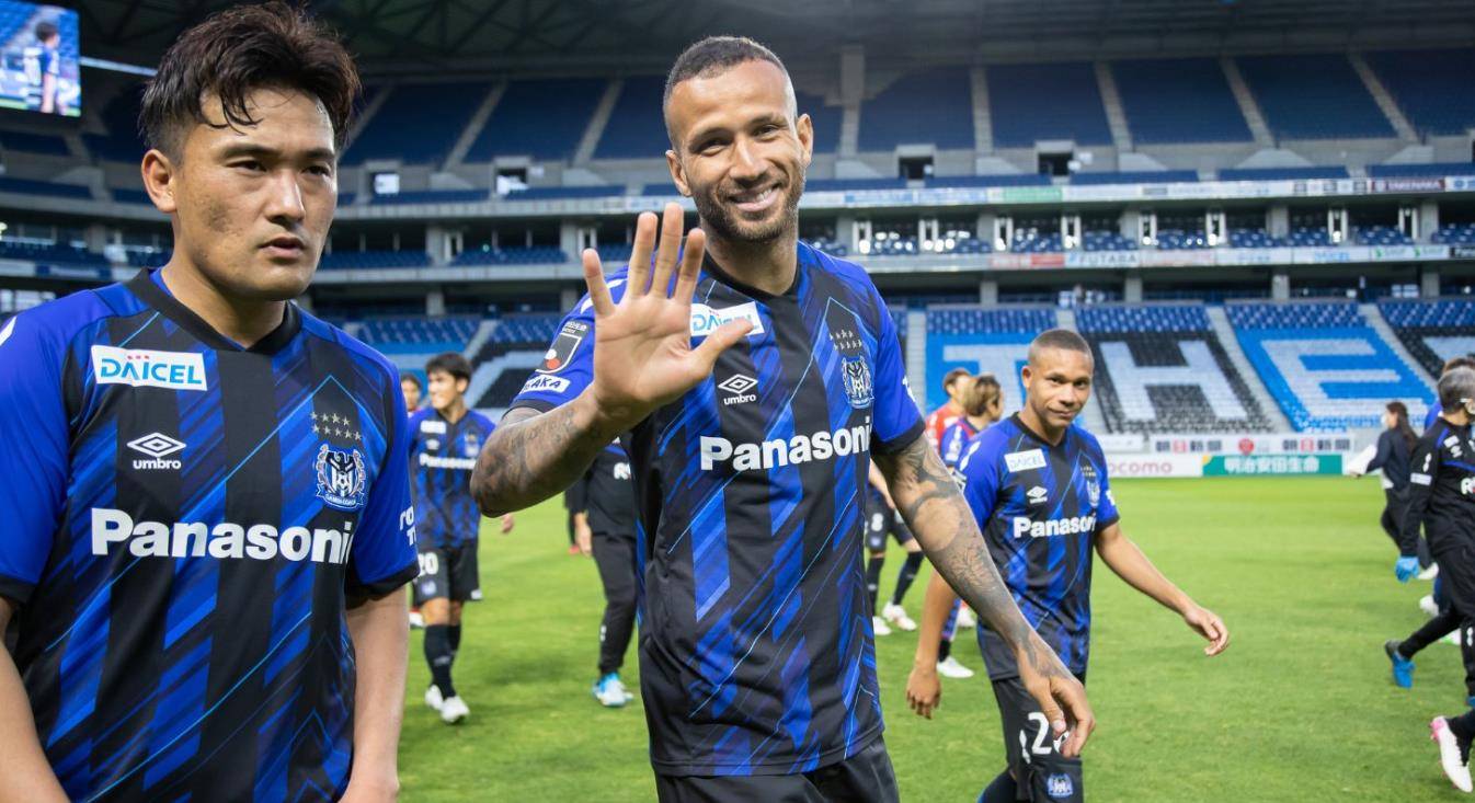 圣埃蒂安连续三场比赛不胜,陷入低谷 圣埃蒂安连续三场比赛不胜,陷入低谷