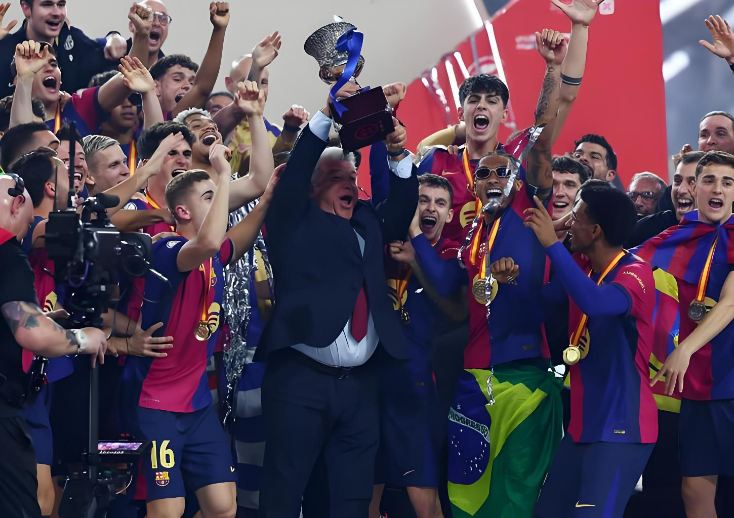 巴塞罗那险胜,锁定小组第二出线权 巴塞罗那险胜,锁定小组第二出线权