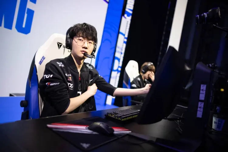 V5横扫DK,Viper团战一打五宿敌对决入围赛,让粉丝疯狂欢呼 V5横扫DK,Viper团战一打五宿敌对决入围赛,让粉丝疯狂欢呼