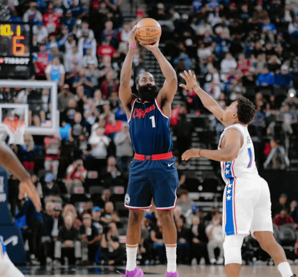 76人队惨败公牛遭遇四连败 76人队惨败公牛遭遇四连败