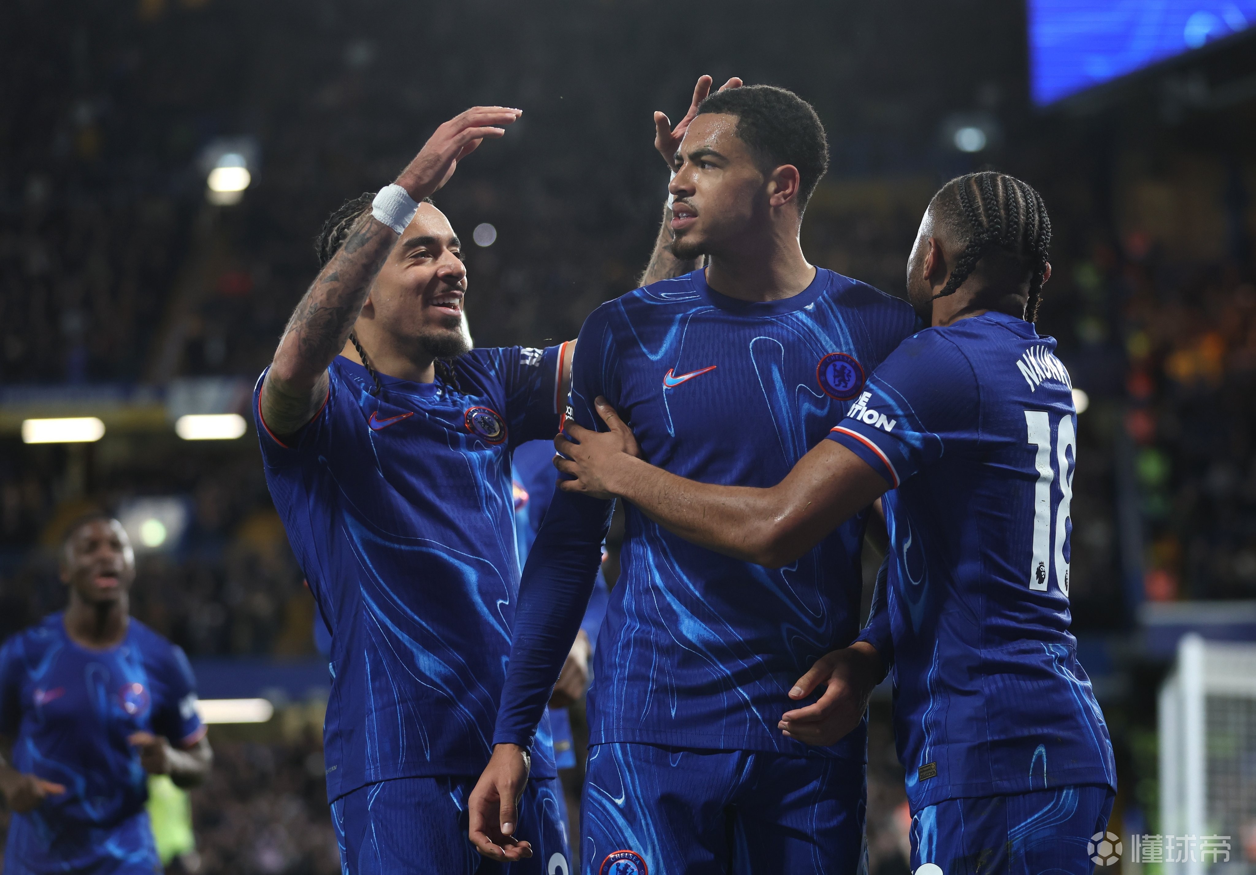 英国切尔西队轻取对手轻松过关 英国切尔西队轻取对手轻松过关