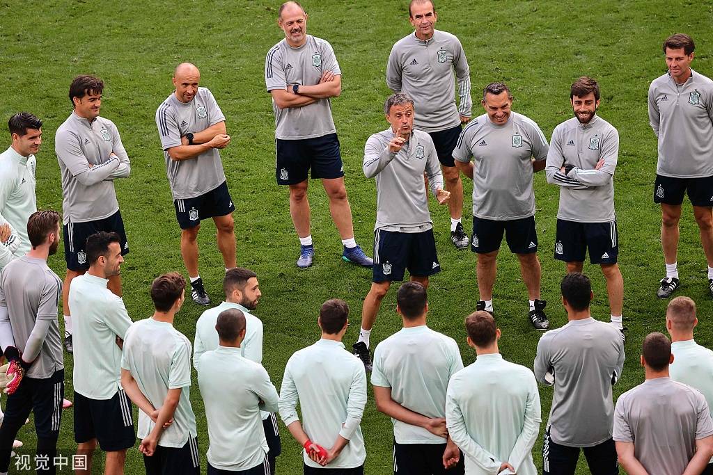 西班牙足球教练团队整容计划 西班牙足球教练团队整容计划