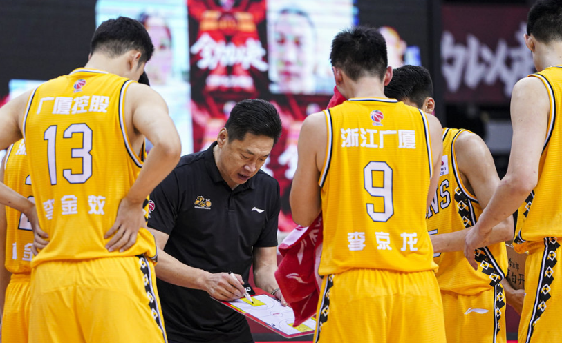 实力球队风头无两取胜,实现晋级决赛壮举 实力球队风头无两取胜,实现晋级决赛壮举