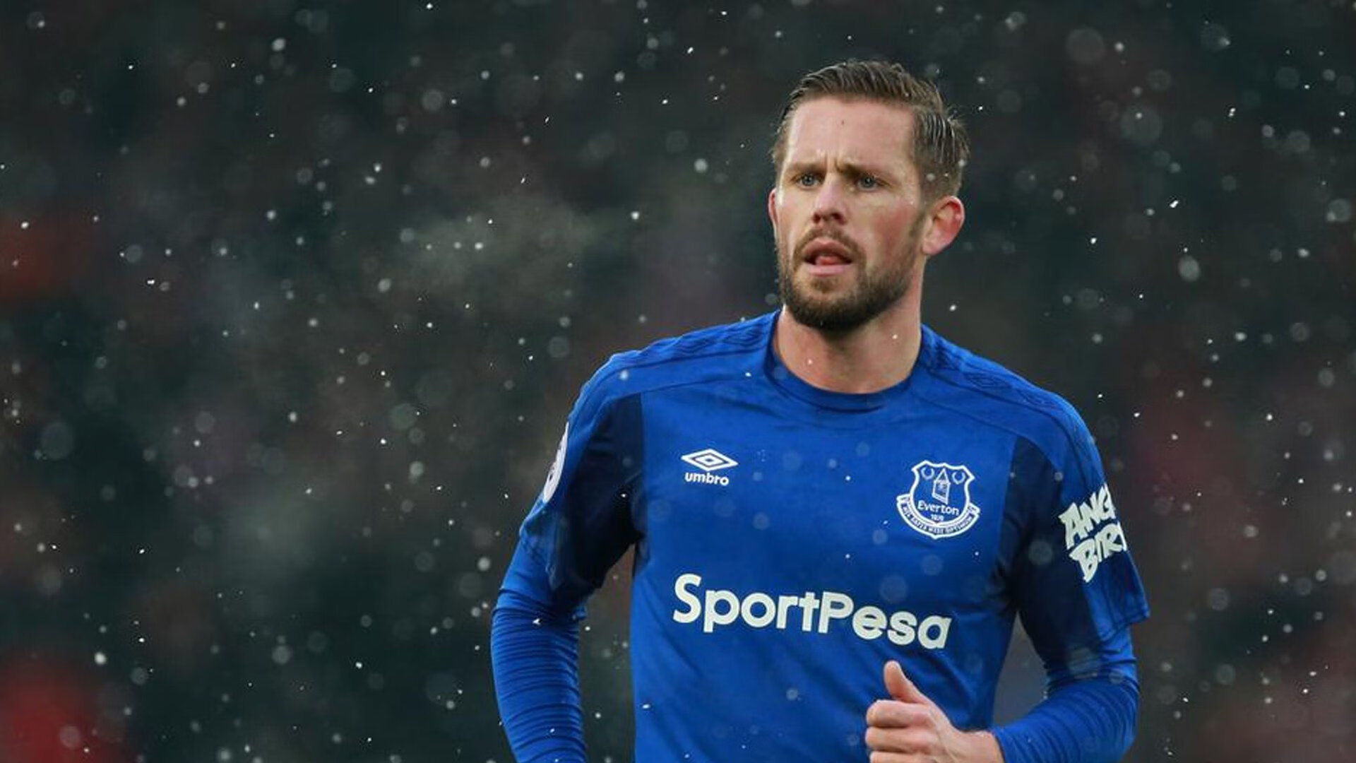 当三狮披上蓝袍，卡马文加在伦敦午夜的独角戏